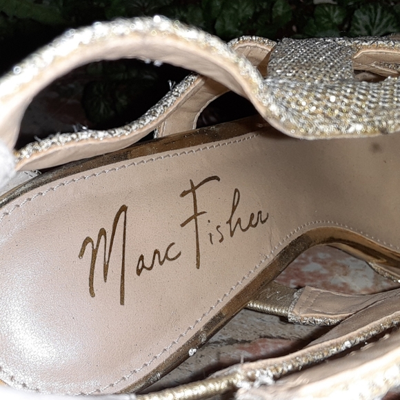 Marc Fisher Nala3 Gold Glitter Dress Sandal - Picture 14 of 16